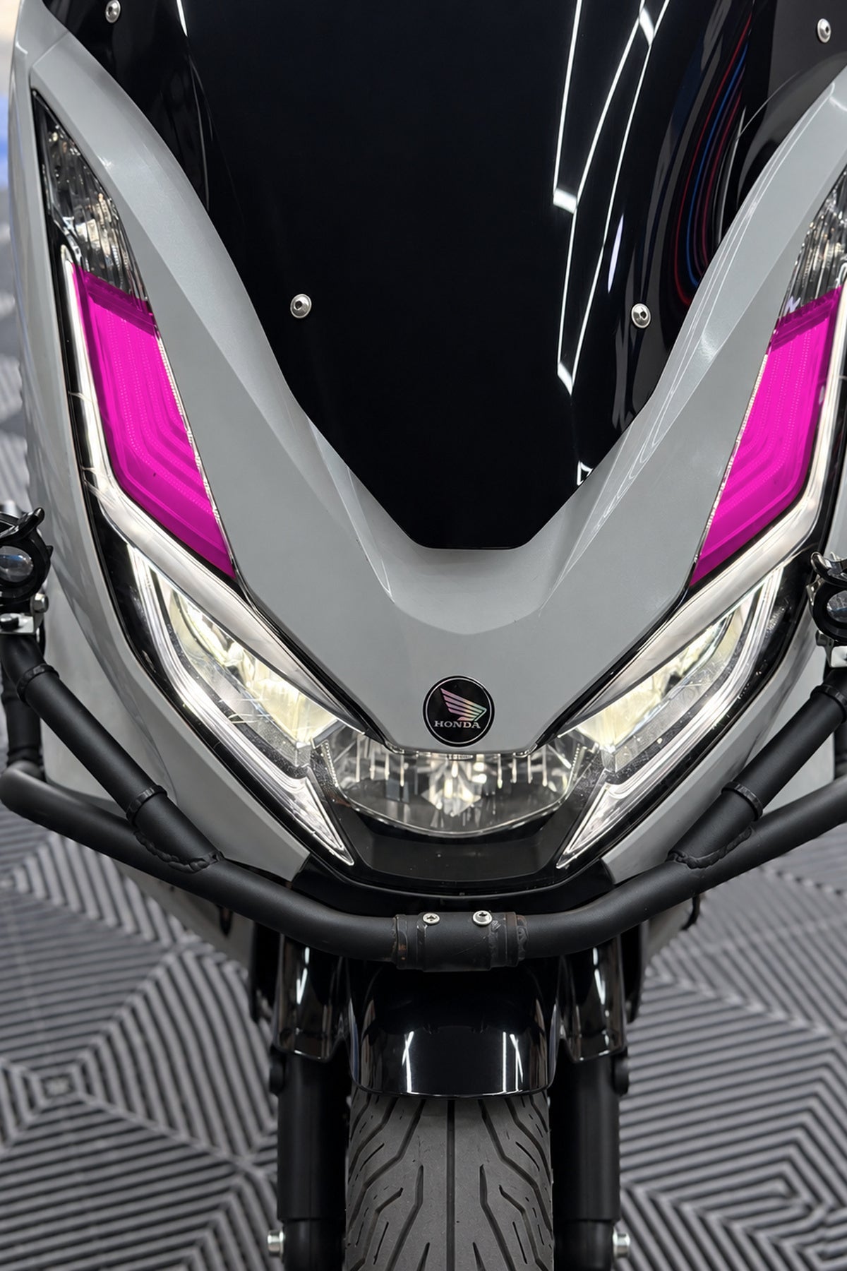 Honda PCX için Amerikan Görünümlü Far Filmi Far Tasarım Filmi (2021-2022-2023-2024 Uyumlu)