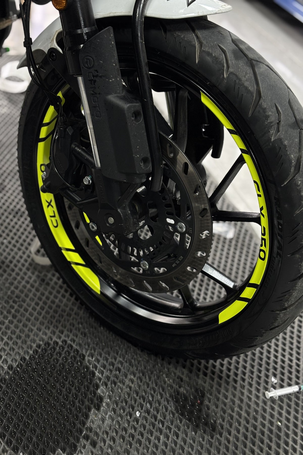 CFMOTO CLX 250 için Neon Sarı Jant Şeridi Sticker Seti (8 Parça)