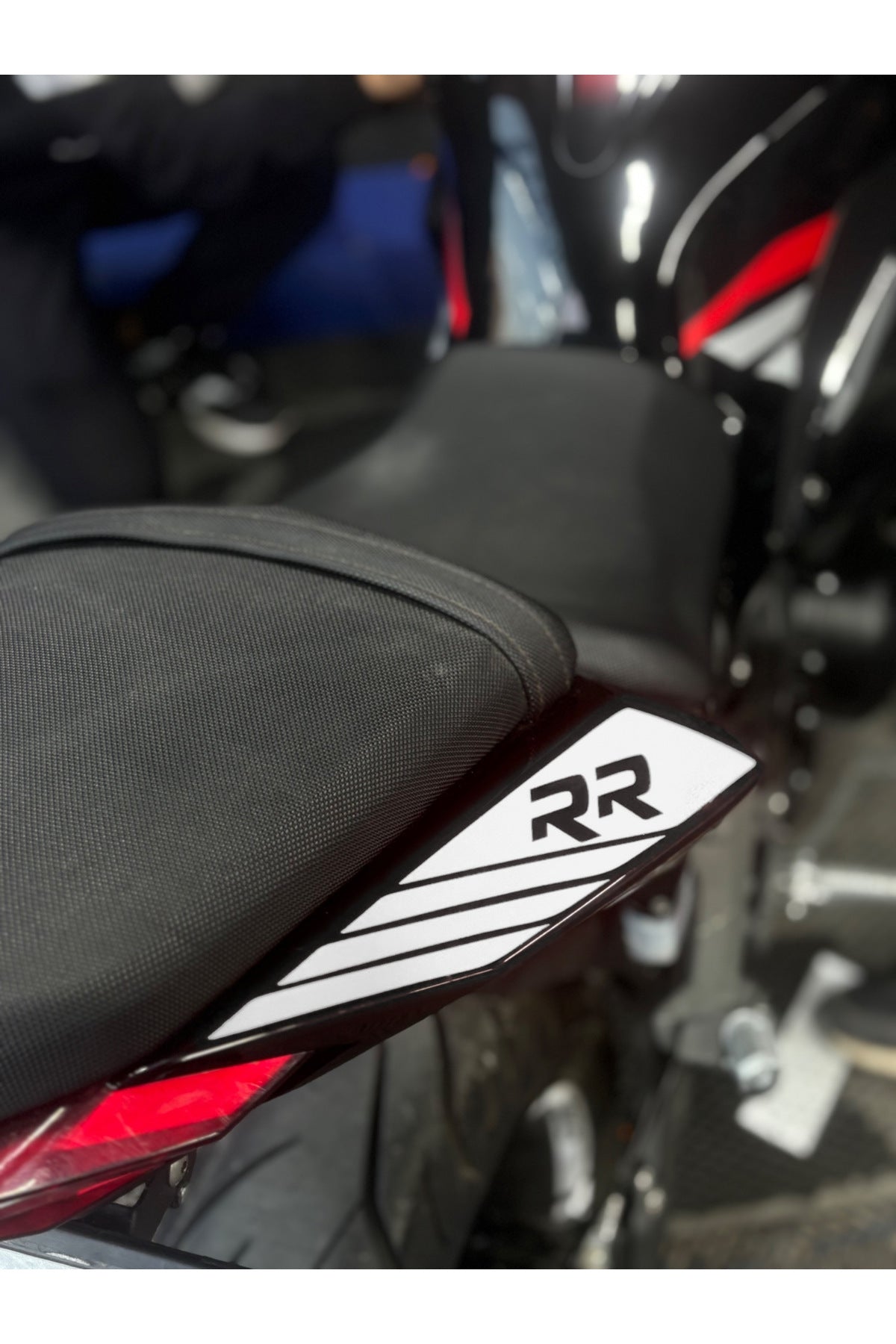 RKS R250-M250 için RR Yazılı Kuyruk Sticker Etiket (Sağ ve Sol )