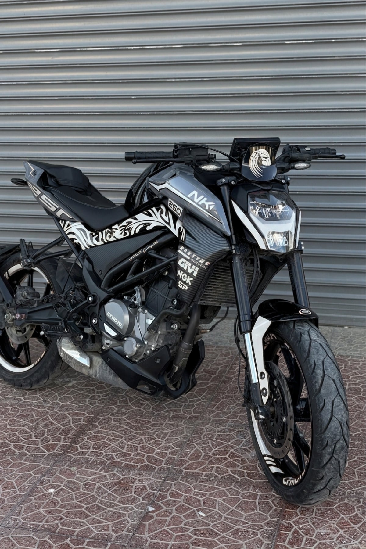 CFMOTO NK250 için Tribal Detaylı Komple Jant ve Grenajlar için Sticker Seti