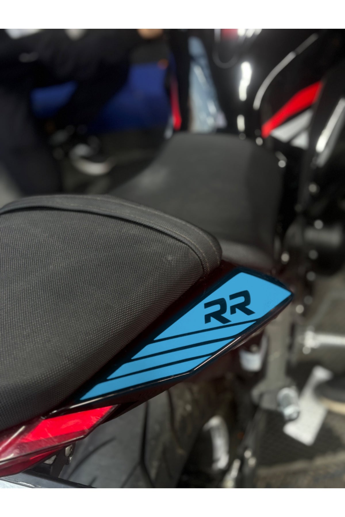 RKS R250-M250 için RR Yazılı Kuyruk Sticker Etiket (Sağ ve Sol )