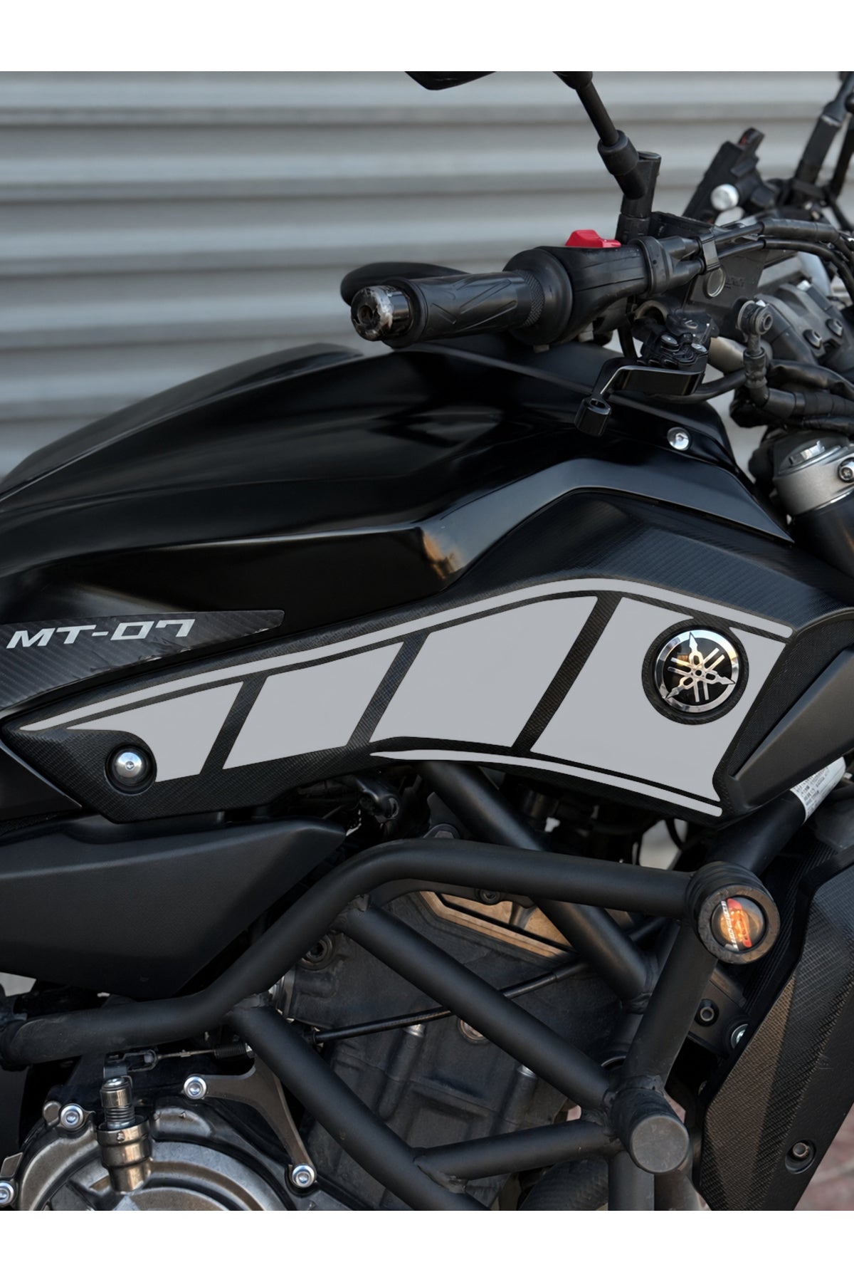 Yamaha MT-07 İÇİN Yan Plastik Panellere Uyumlu Grenaj Sticker (Sağ ve Sol) (2014-2017 Yılları Arası)
