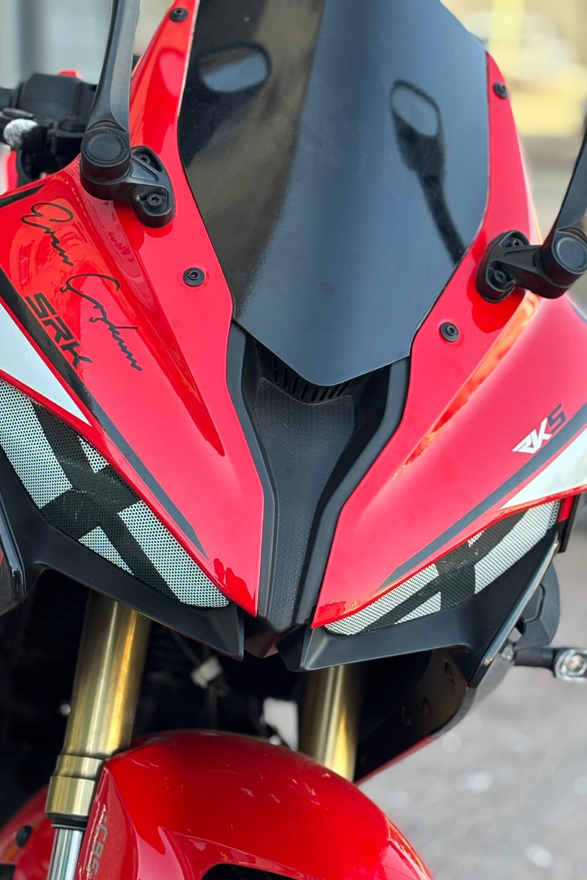 RKS SRK125 için Far Üstü Sticker Delikli Aydınlatma Engellemez (Sağ ve Sol)