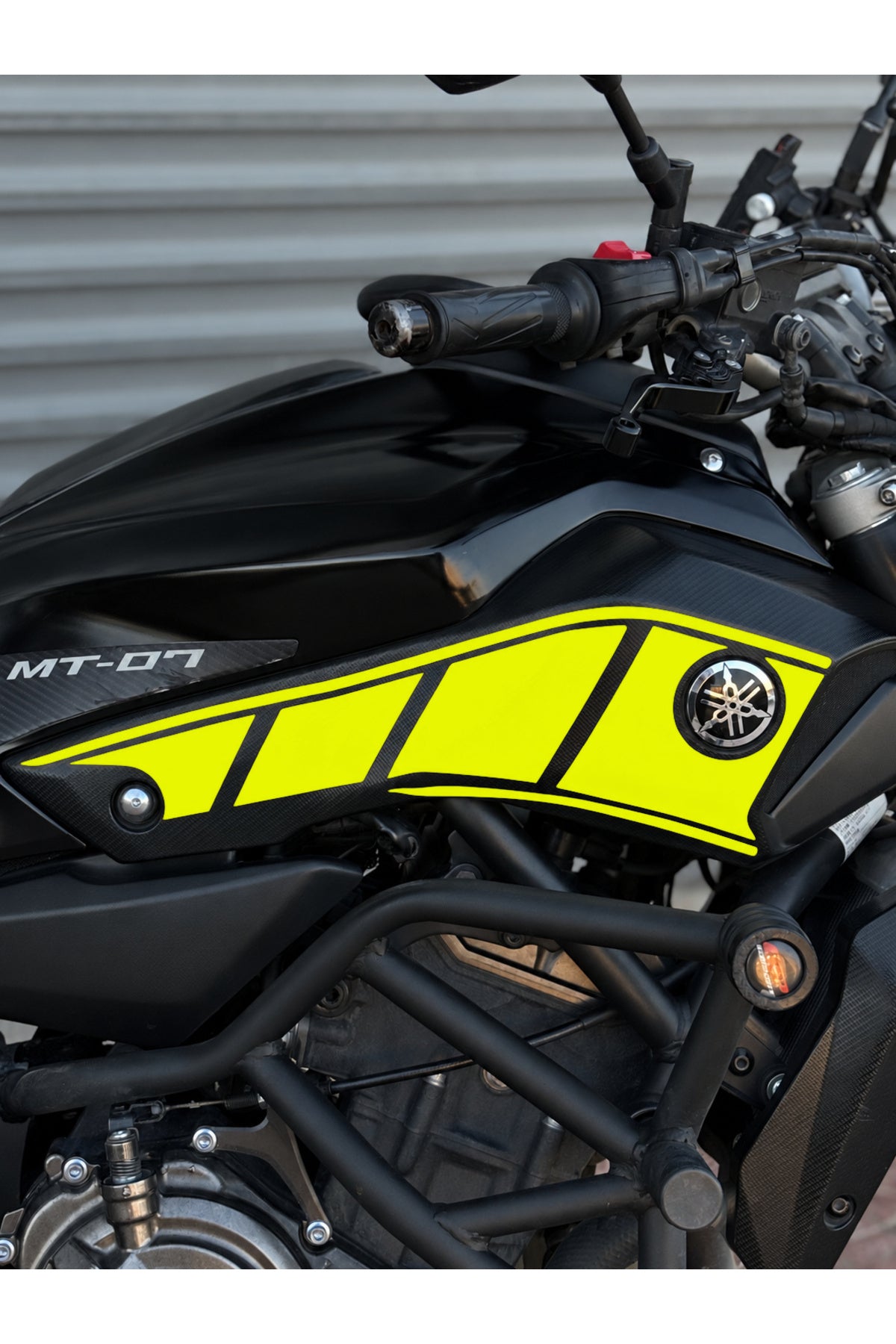 Yamaha MT-07 İÇİN Yan Plastik Panellere Uyumlu Grenaj Sticker (Sağ ve Sol) (2014-2017 Yılları Arası)