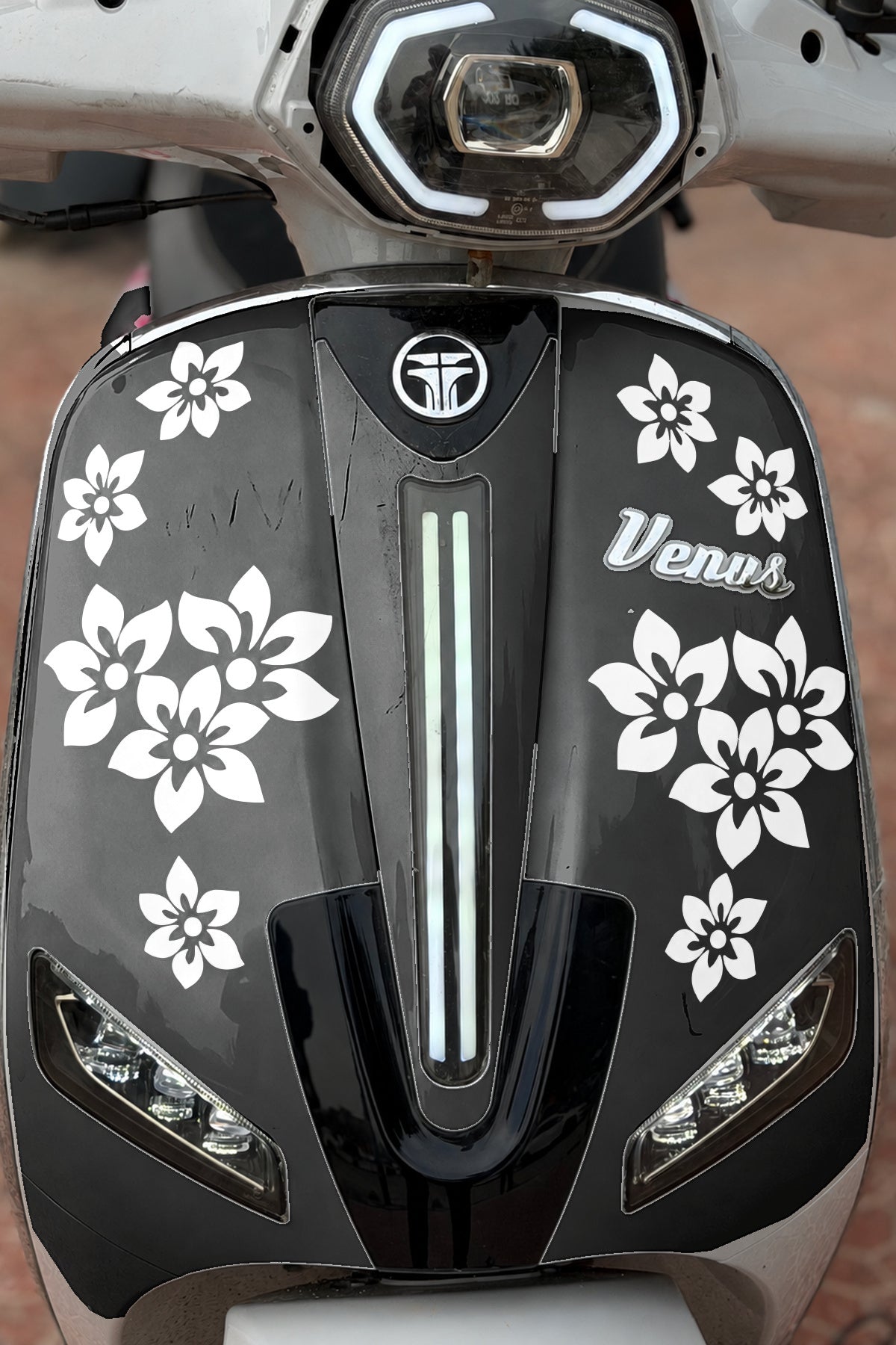 Motosiklet ve Kask için Çiçek Desenleri Sticker Etiket (Fotoğraftaki Adet Kadar Gelmektedir)