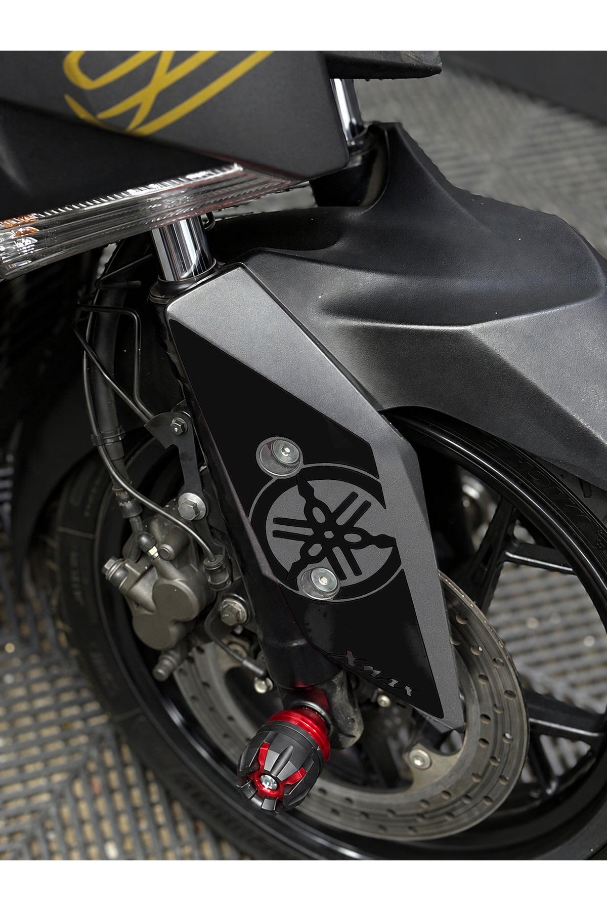 Yamaha Xmax Ön Çamurluk için Logolu Detay Sticker (Sağ-Sol) (2018-2022 Uyumlu)