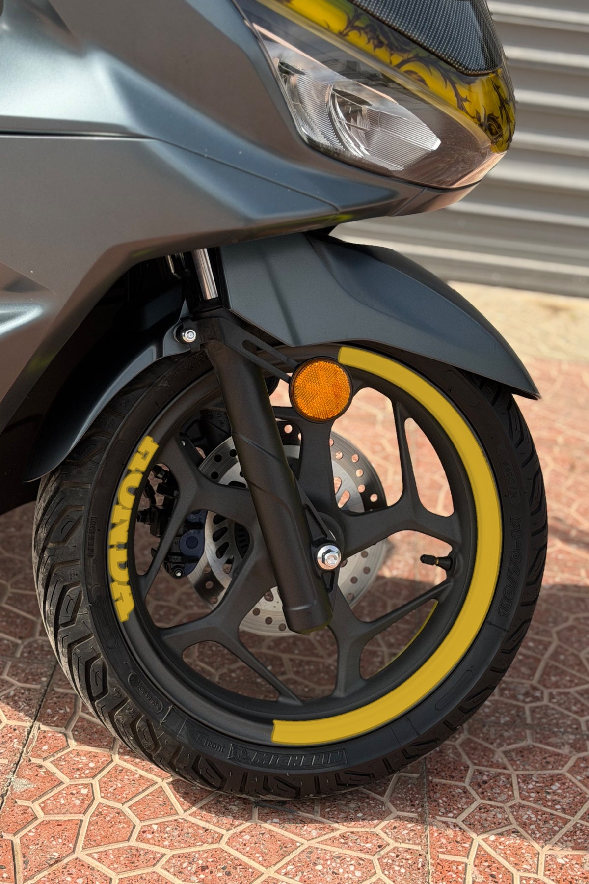 Honda Pcx için Honda Yazılı Yarım Jant Şeridi Sticker Seti (Ön-Arka-Sağ-Sol)