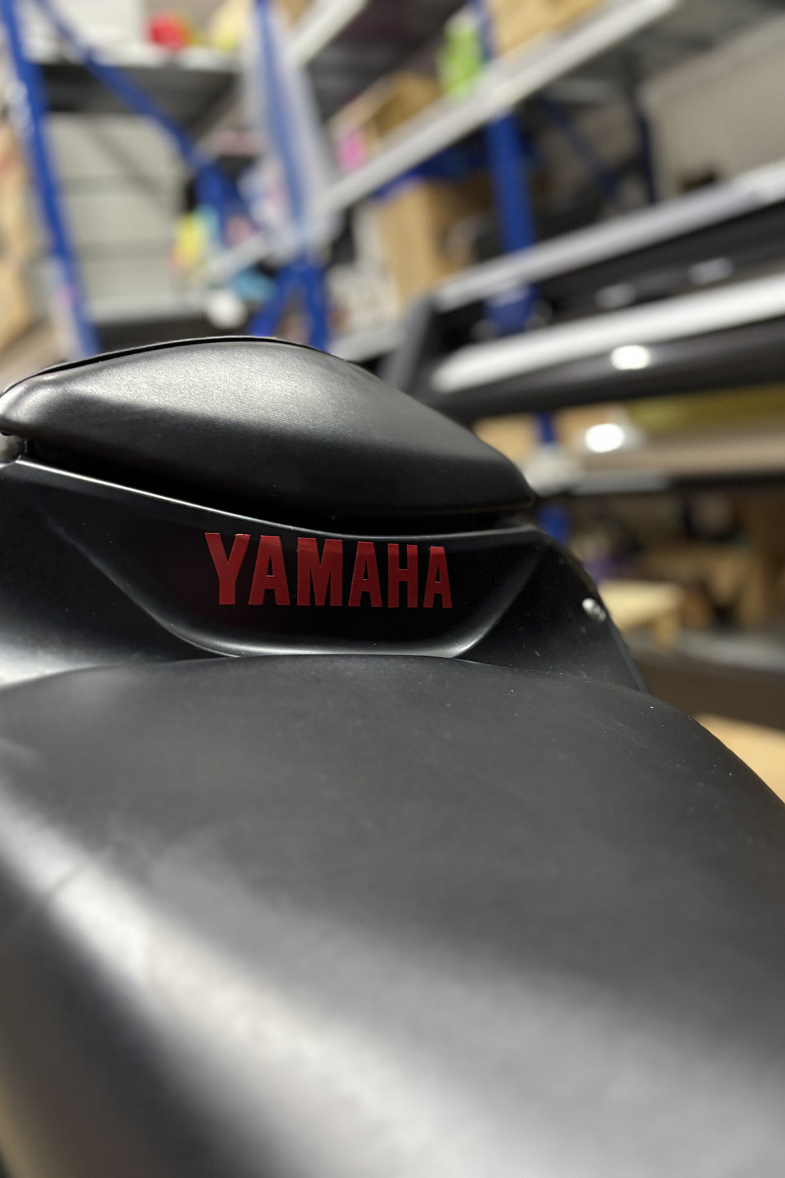 Yamaha Motor Grubu için Kırmızı Renk Sele aralığı için Yamaha Yazı Logo Sticker Etiket (1 Adet)