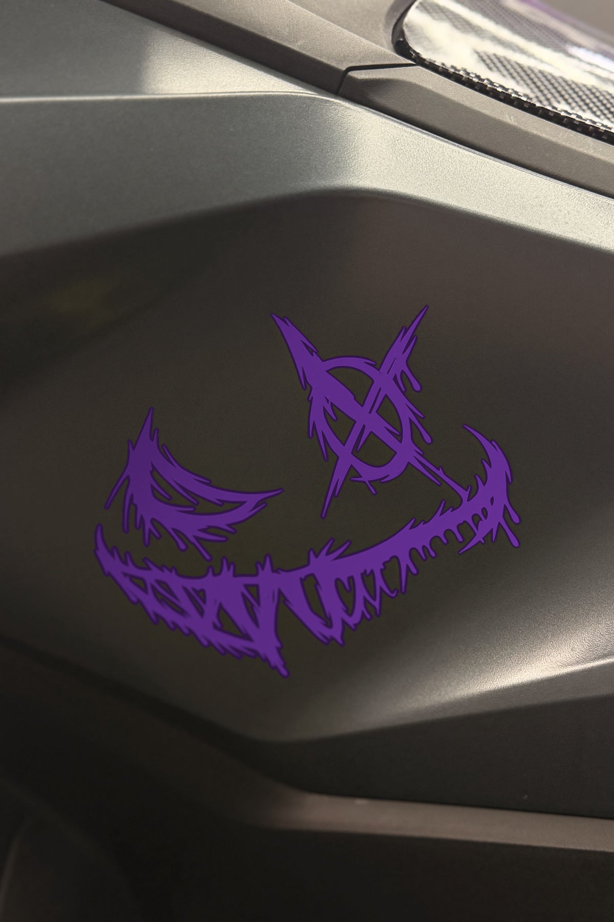 Motosiklet ve Kask için Gülen Yüz Canavar Sticker