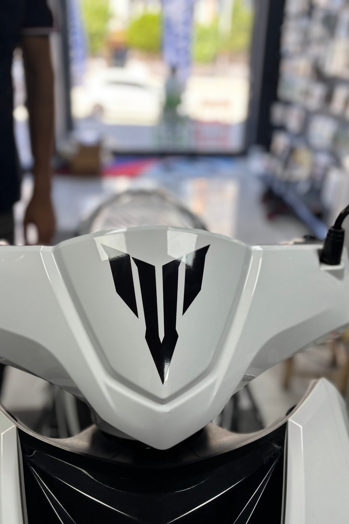 Motor ve Kask için Siyah Renk MT Logo Sticker Etiket (12CMx8CM)