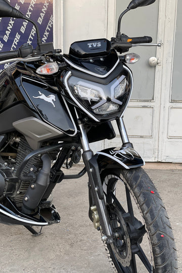 TVS Raider 125 için Parlak Beyaz 17 Parça Sticker Etiket Seti