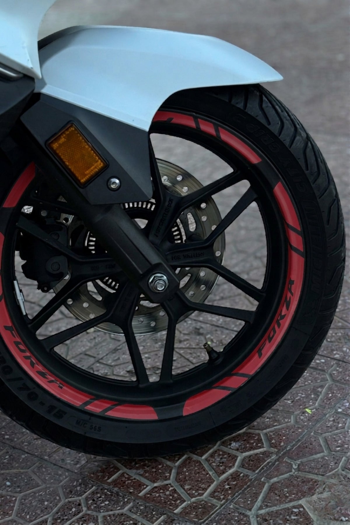 Honda Forza için Jant Şeridi Sticker Seti (12 Parça) (Tüm Yıllara Uyumlu)
