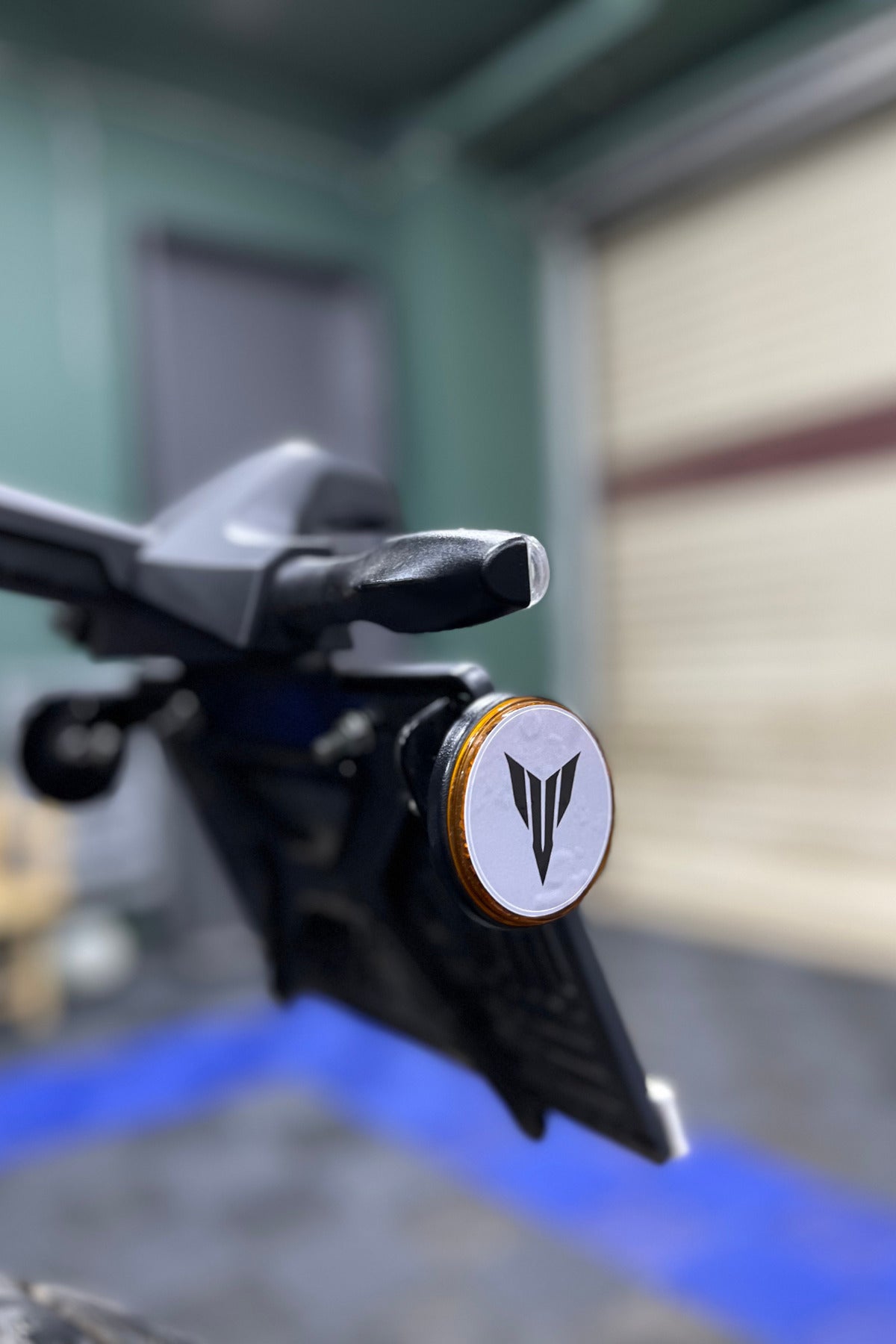 Motosiklet Kedigözü Reflektörü için 5CMx5CM MT Logolu Sticker Seti (2 Adet)