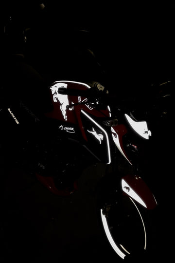 TVS Raider için Komple Reflektörlü Beyaz Renk Sticker Seti