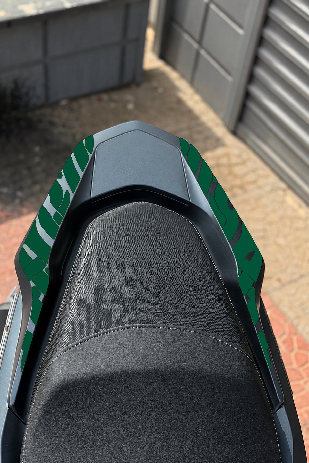 Honda PCX Deluxe için Kuyruk Üstü Tribal Desen Sticker (2025-2026 Uyumlu)