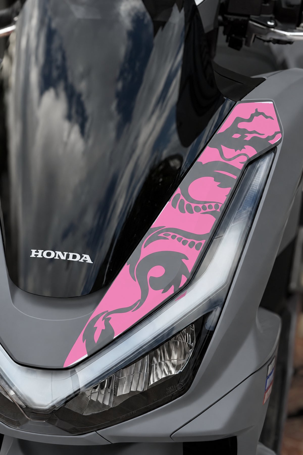 Honda PCX Deluxe Yeni Kasa 2025-2026 Uyumlu Ejder Desenli Ön Panel Sticker