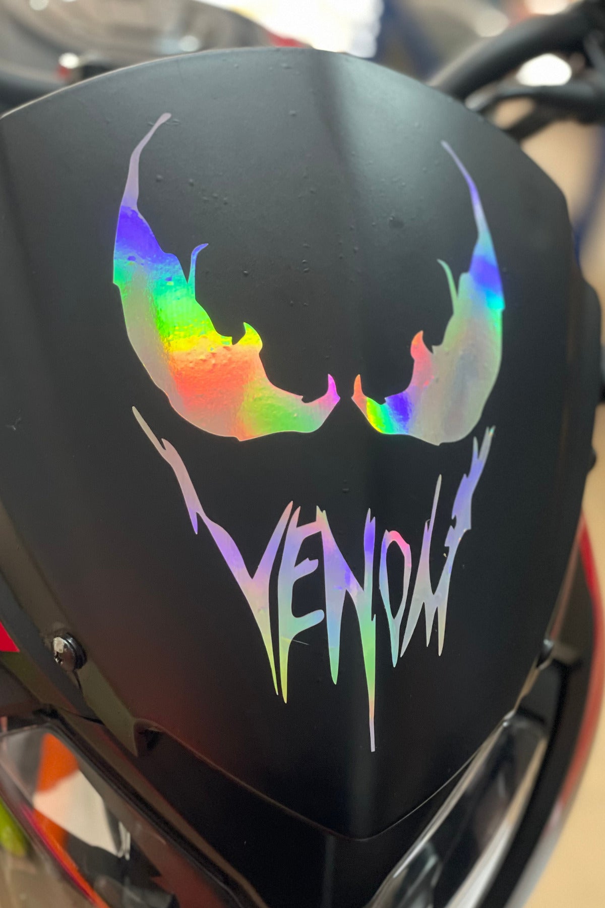 Dekoratif Hologramlı Parlak  Venom Sticker Motor-Araba-Kask için Etiket (1 Adet) Uyumlu