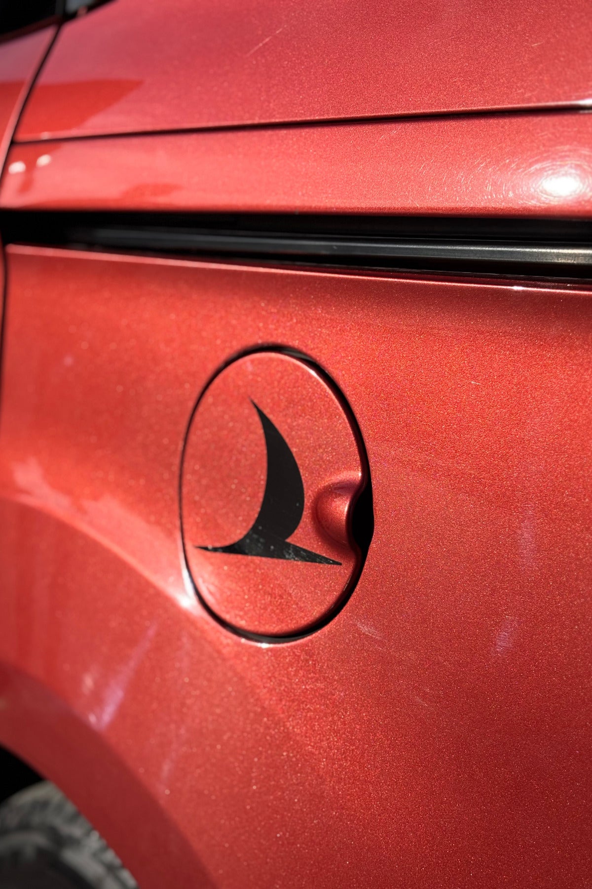 Araba Depo Kapağı için Siyah Renk THY Logo Sticker Etiket (1 Adet)