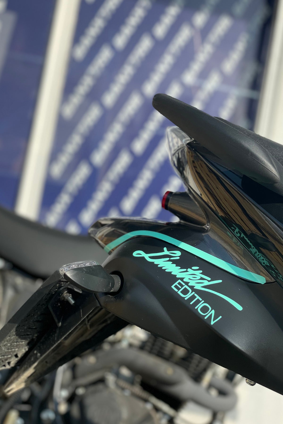 Motor-Araba-Kask için Nane Renk Limited Edition Sticker Etiket (1 Adet)