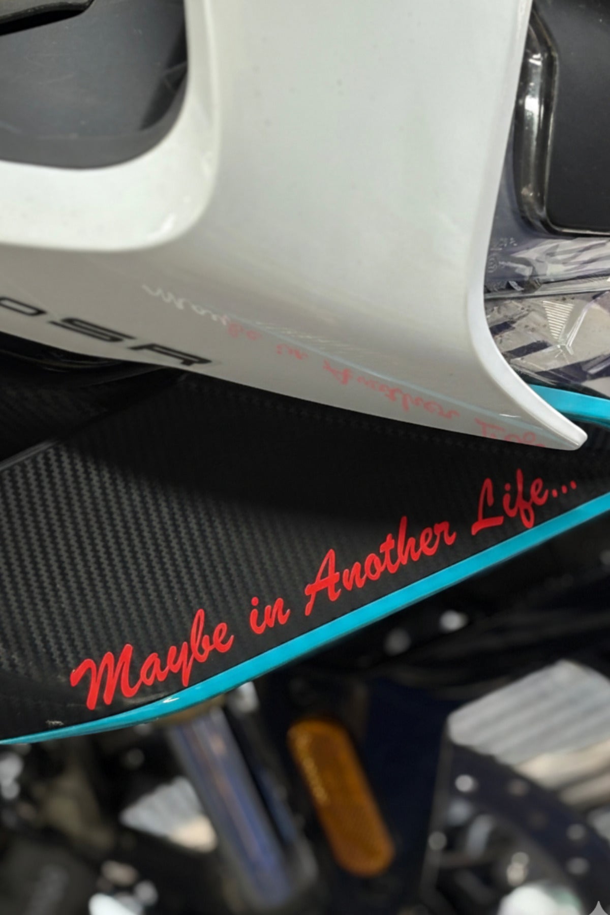 Motosiklet ve Kask için Maybe in Another Life Sticker (20CM)