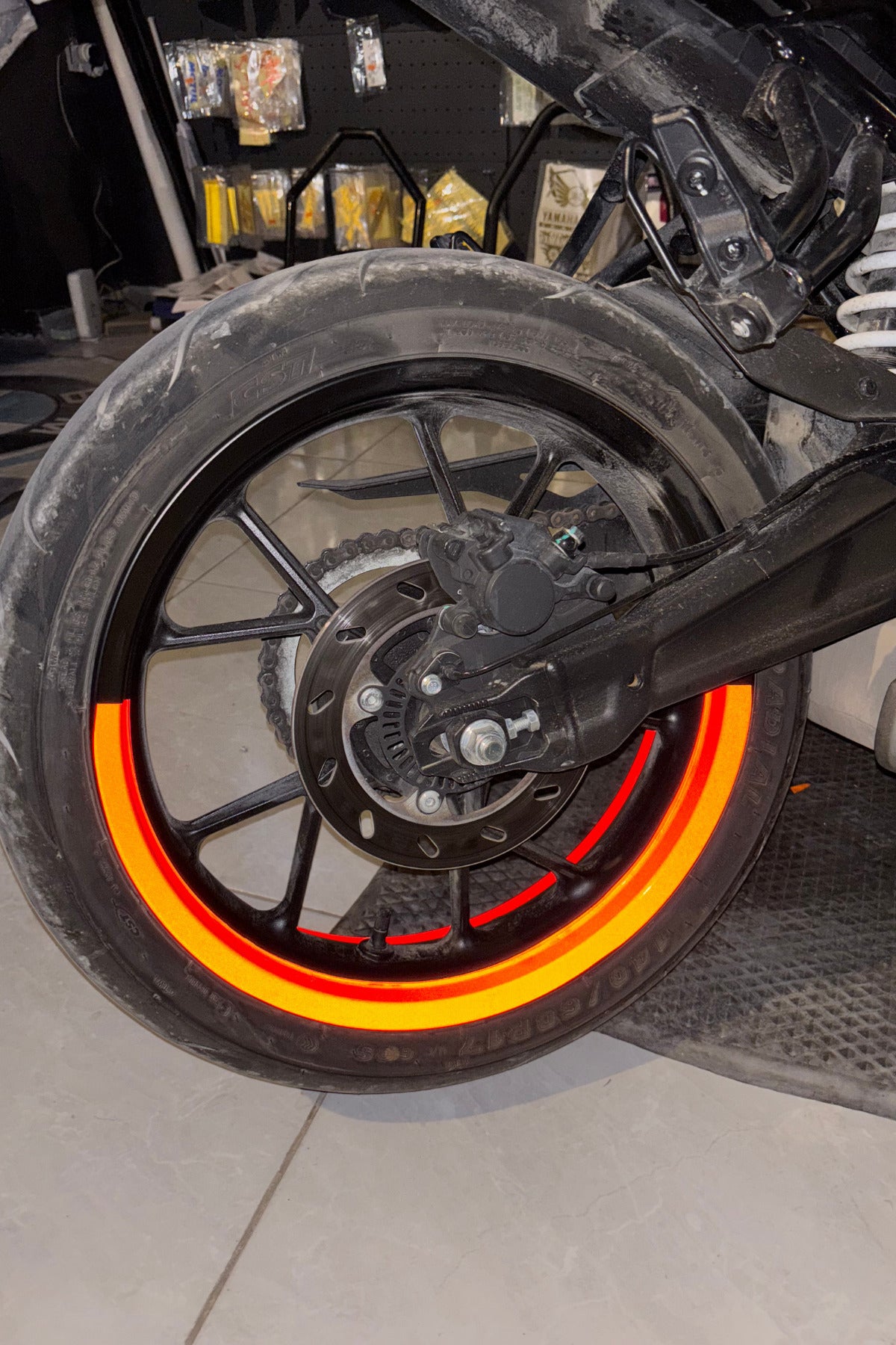 Motosiklet 17 Inch Jantlara Uyumlu Reflektörlü Yarım Jant Şeridi