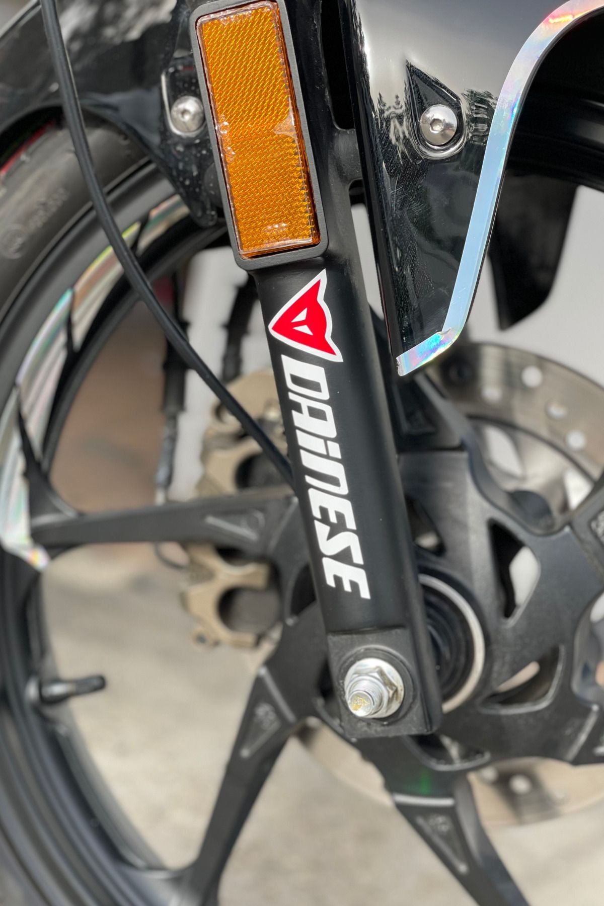 Dekoratif Dainese Logo Sticker Motor-Araba-Kask için Etiket 14CMx3CM (1 Adet)