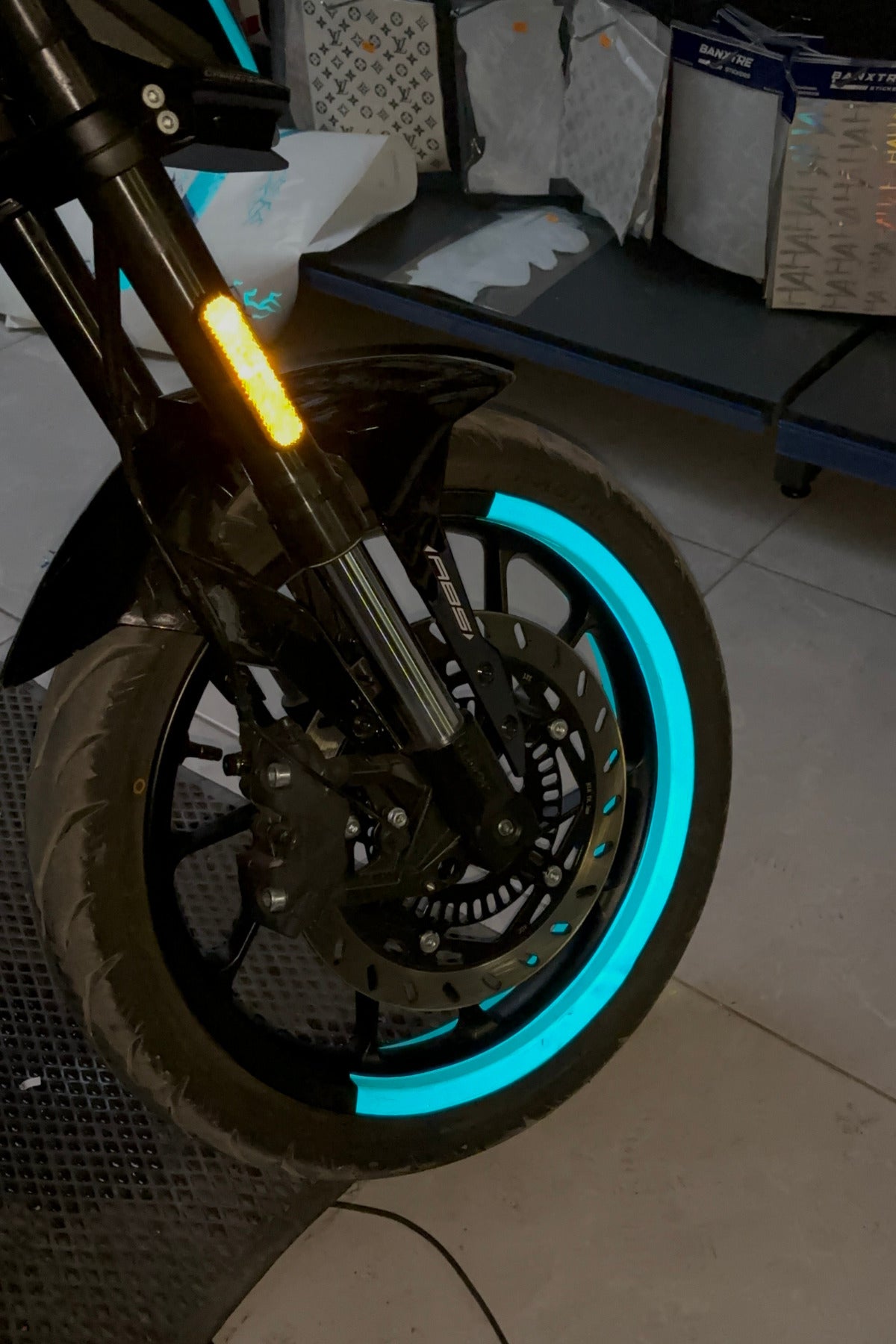 Motosiklet 17 Inch Jantlara Uyumlu Reflektörlü Yarım Jant Şeridi