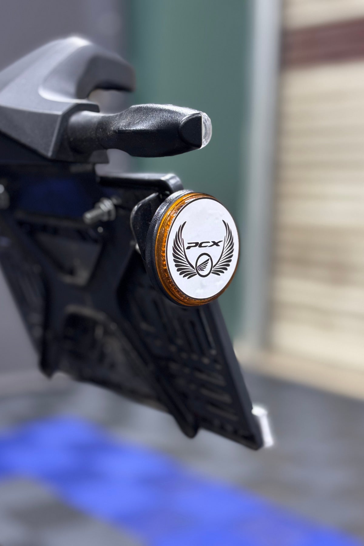 Honda PCX Kedigözü Reflektörü için 5CMx5CM Yuvarlak Sticker Seti (2 Adet)