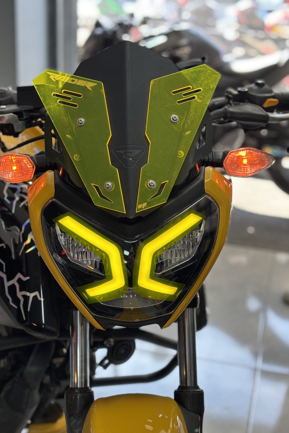 TVS Raider Gündüz Farı için Renkli Far Filmi Sticker