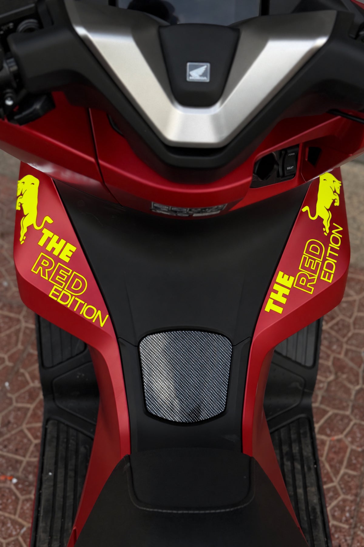 Honda PCX için The Red Edition Boğa Sticker Etiket (Sağ ve Sol)