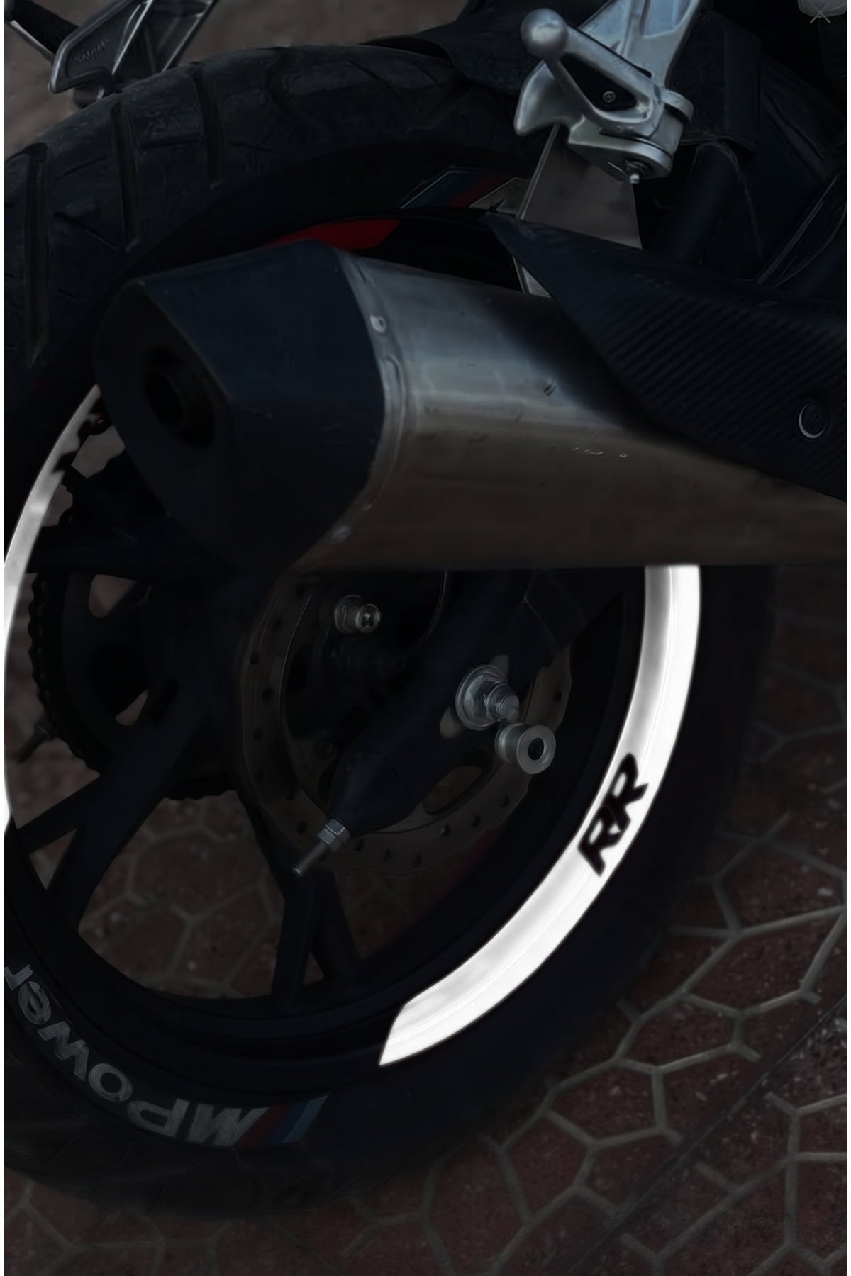 RKS SRK 125R için Reflektötlü RR Yazılı Çeyrek Jant Şeridi Sticker Seti (8 Parça)