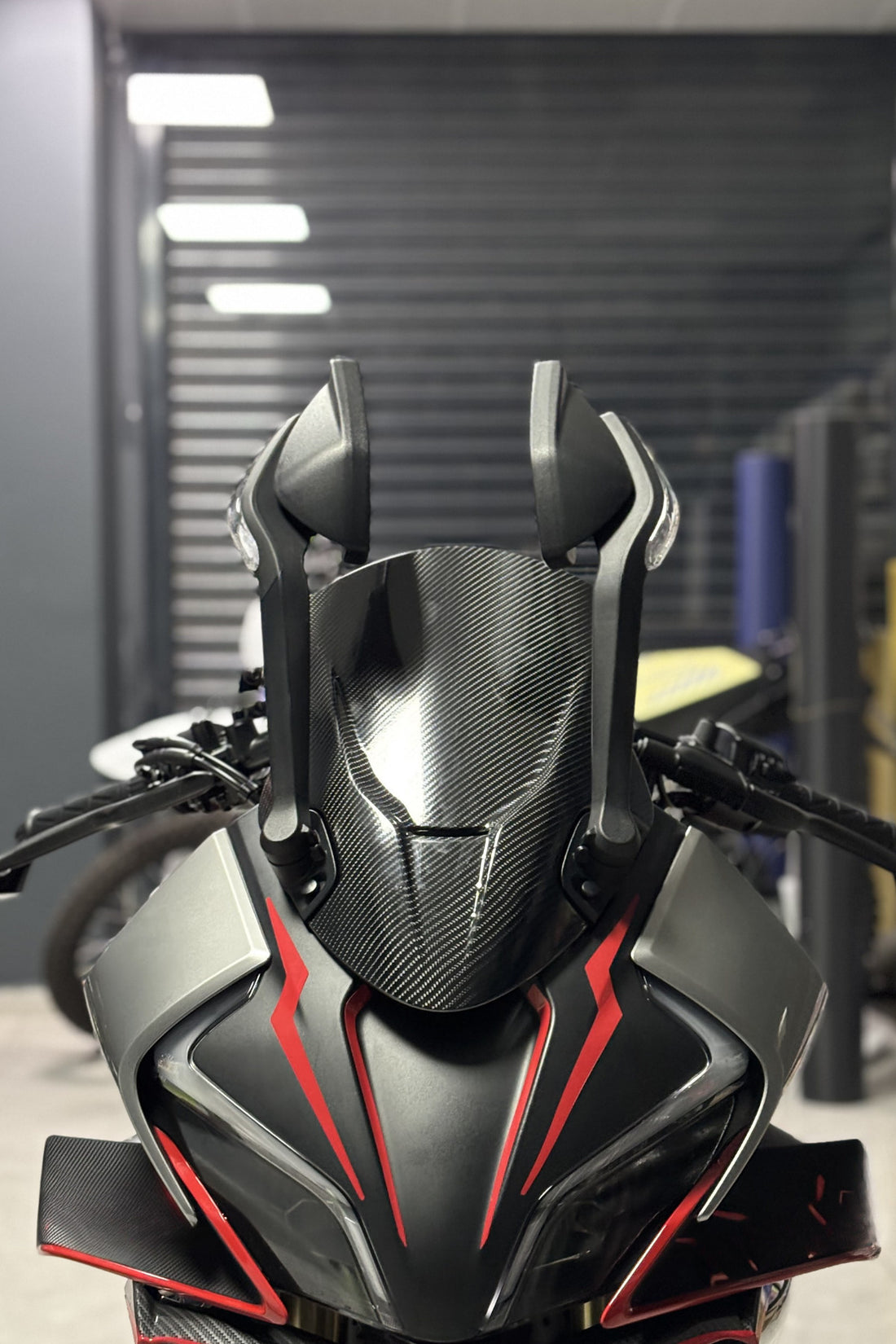 CF MOTO 450 SR için Kırmızı Renk Far Kaşı Sticker Etiket (4 Parça)