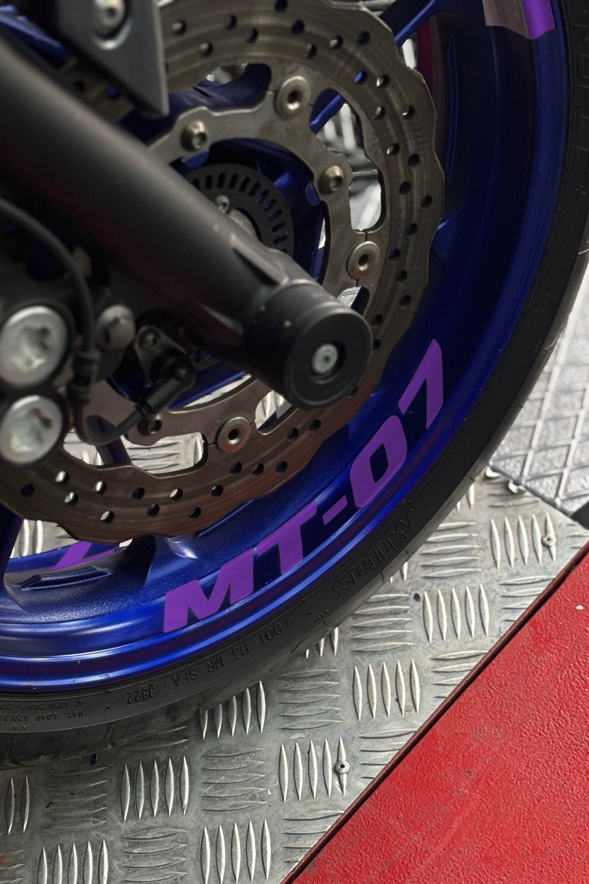 Yamaha MT-07 için Jant içi MT-07 Yazı Sticker Etiket ( 4 Adet) (Tüm Yıllara Uyumlu)
