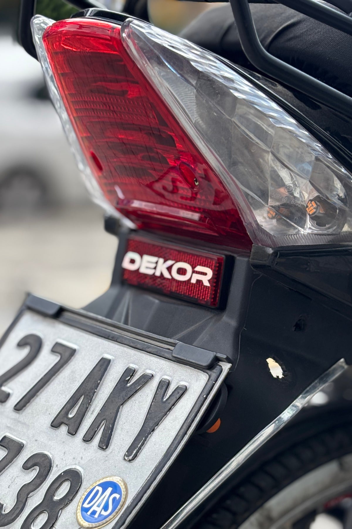 Motosiklet Kedigözü Reflektörü için Hologramlı Dekor Yazı Sticker Etiket (1 Adet)