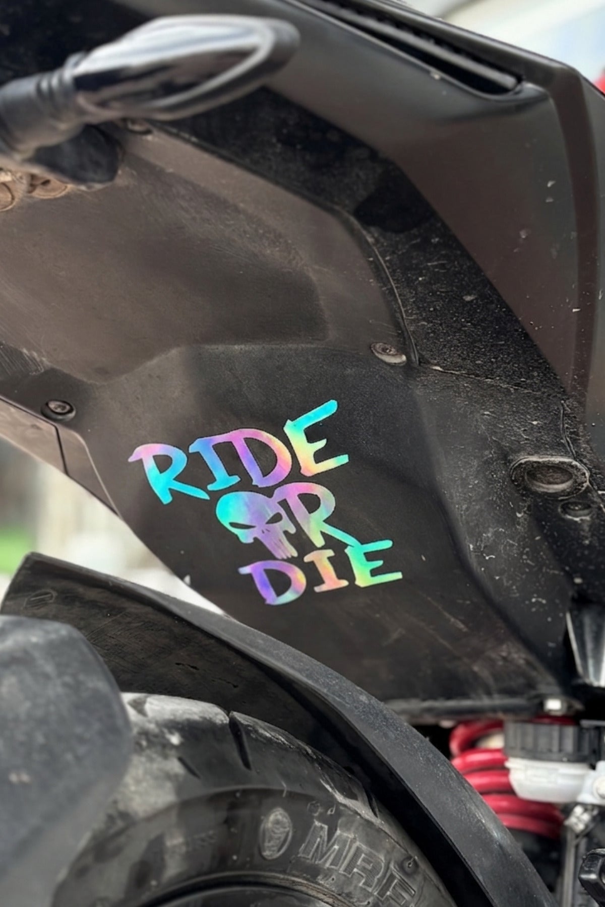 Motosiklet Sele altı ve Depo için Kurukafalı Ride Or Die Sticker Etiket (13CMx13CM)