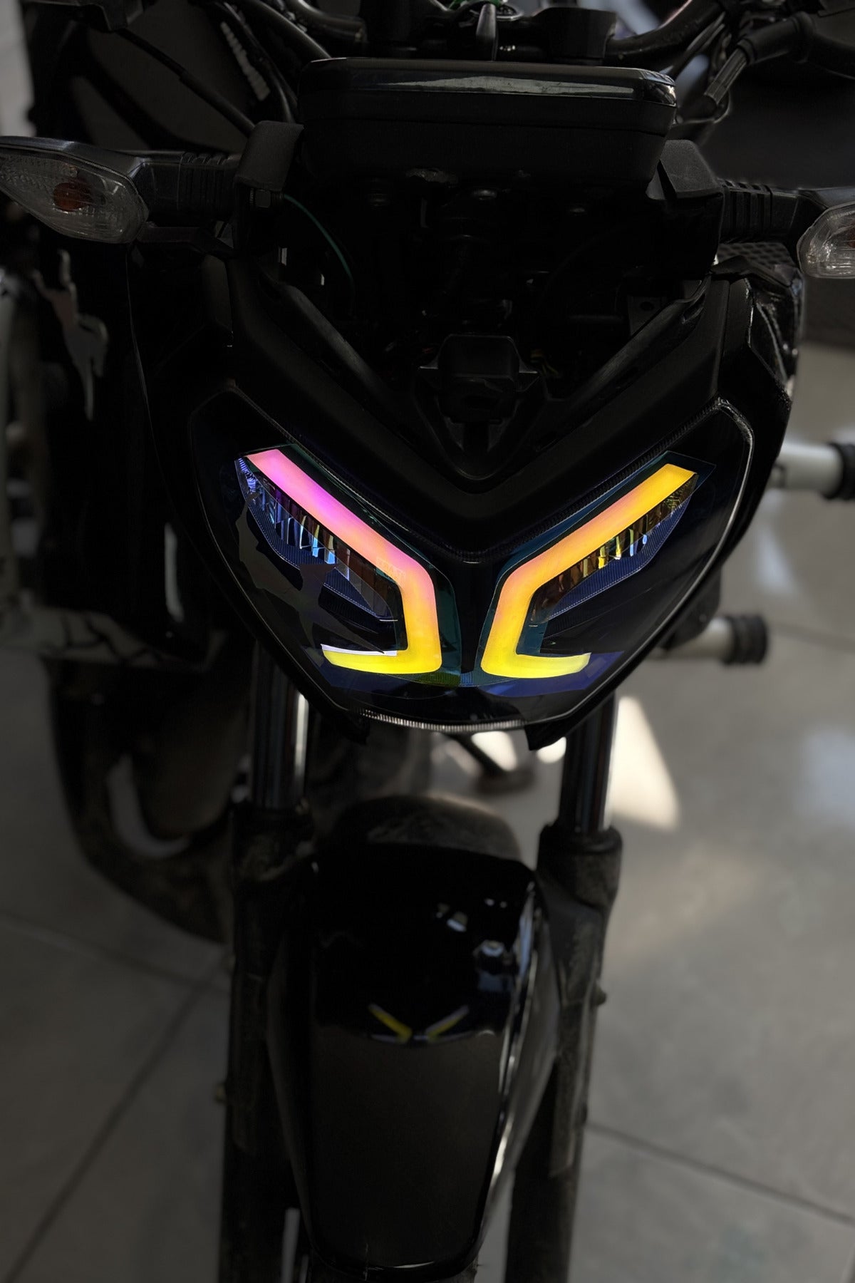 TVS Raider Gündüz Farı için Renkli Far Filmi Sticker