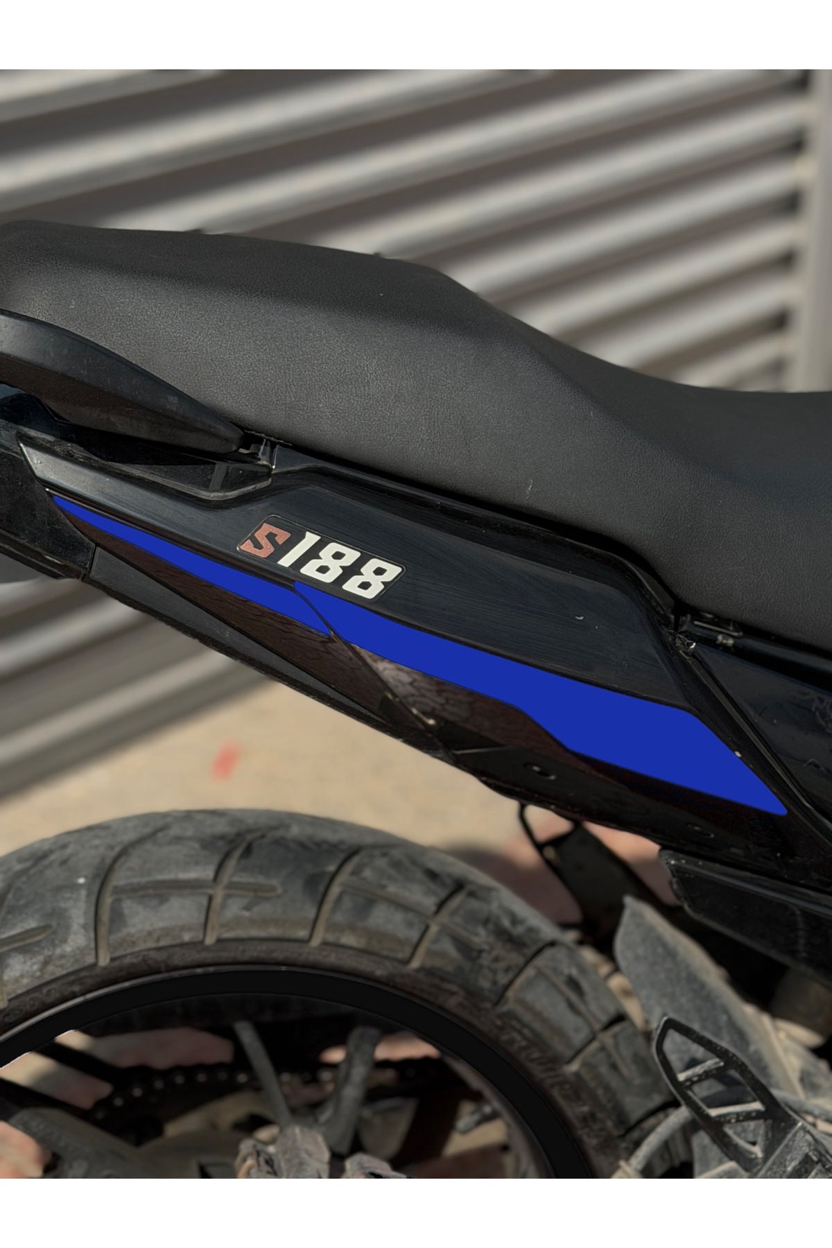 Falcon Salvador S188 için Arka Kuyruk Orijinal Renk Değişim Sticker