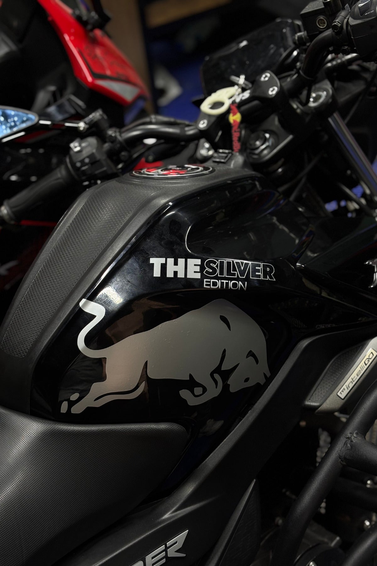 Motosiklet için Silver Boğa Enerji Edition Sticker Etiket (Sadece Bir Taraf)