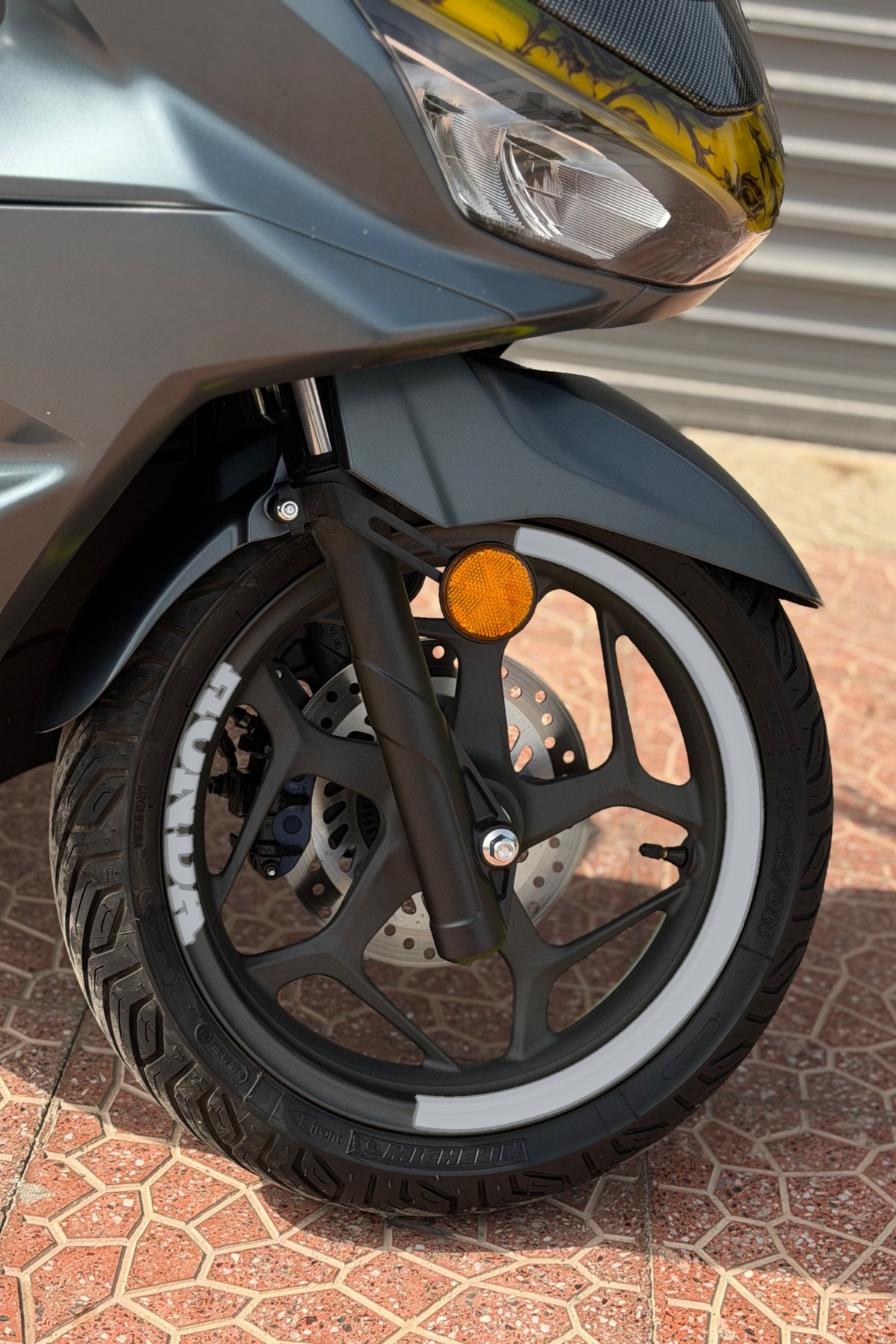 Honda Pcx için Honda Yazılı Yarım Jant Şeridi Sticker Seti (Ön-Arka-Sağ-Sol)