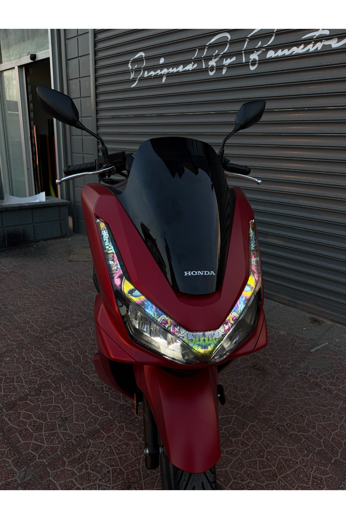 Honda PCX Deluxe için Hellaflush Göz Desenli Şeffaf Far Filmi Sticker Far Tasarım Filmi (Sağ ve Sol) (2025-2026 uyumlu)