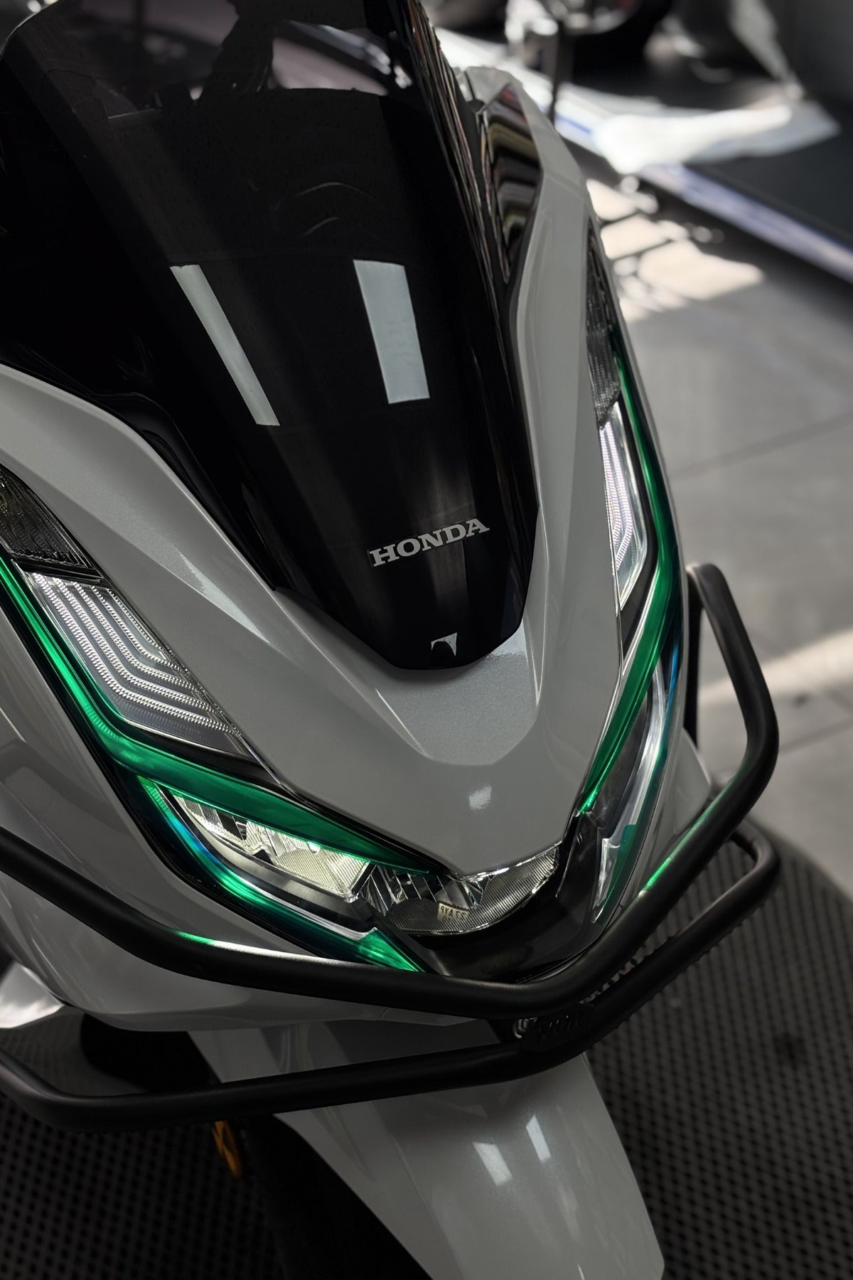 Honda PCX Gündüz Led için Far Tasarım Folyosu Sticker