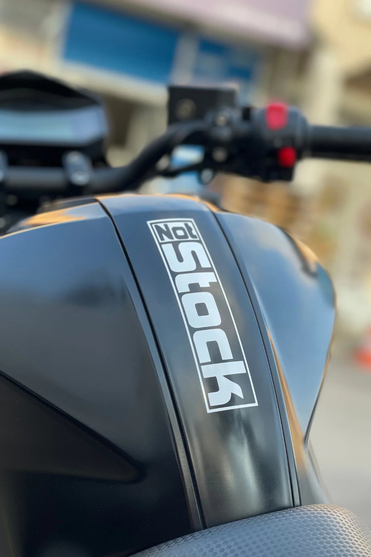 Dekoratif Motor ve Araba için Not Stock Etiketi (1 Adet)