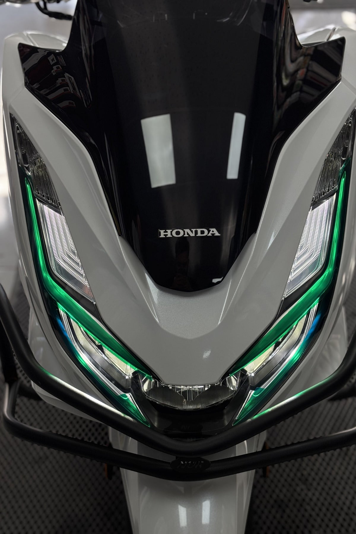 Honda PCX Gündüz Led için Far Tasarım Folyosu Sticker