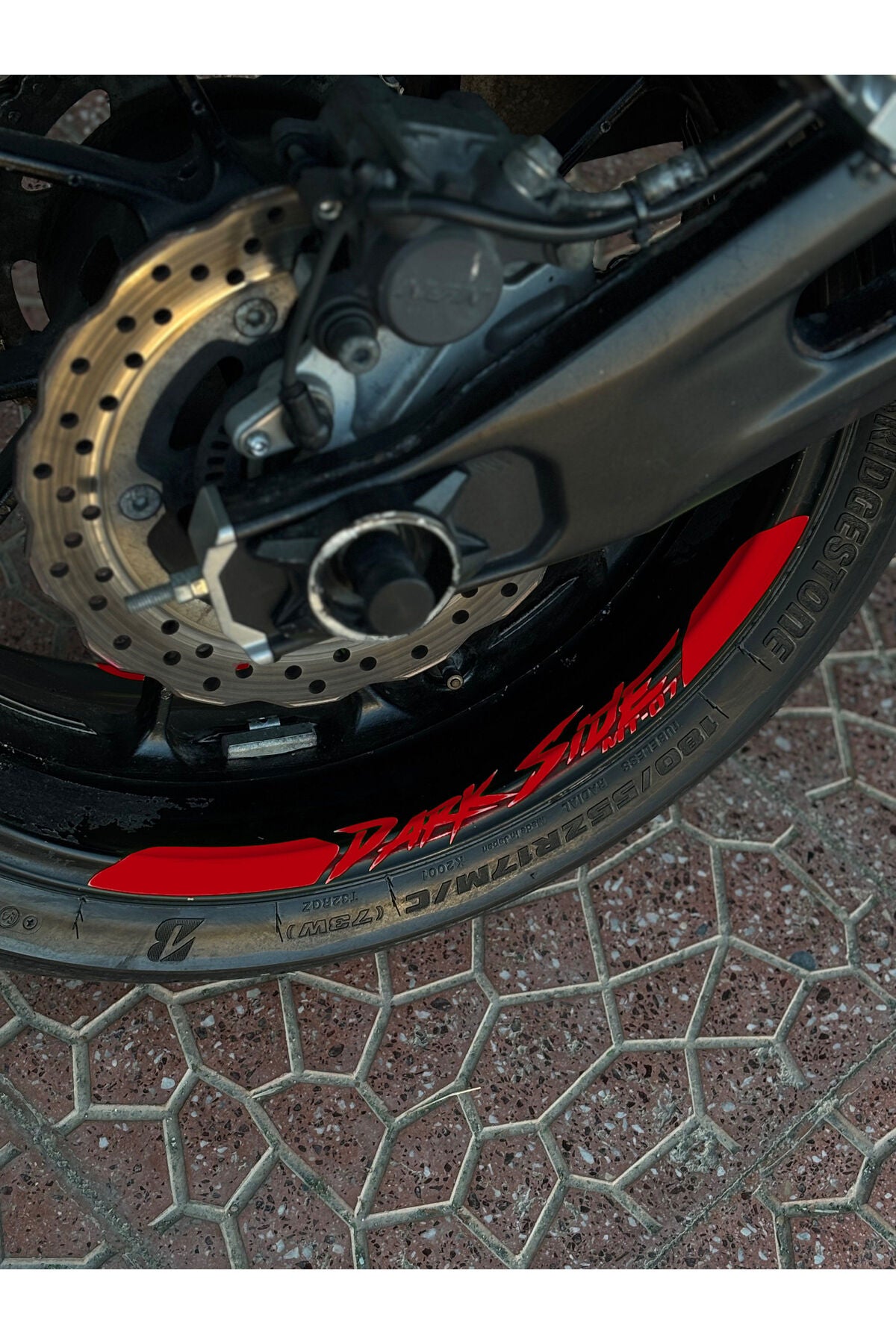 Yamaha MT-07 için Dark Side MT-07 Jant Şeridi Sticker Seti (8 Parça) (Ön-Arka Yeterli)