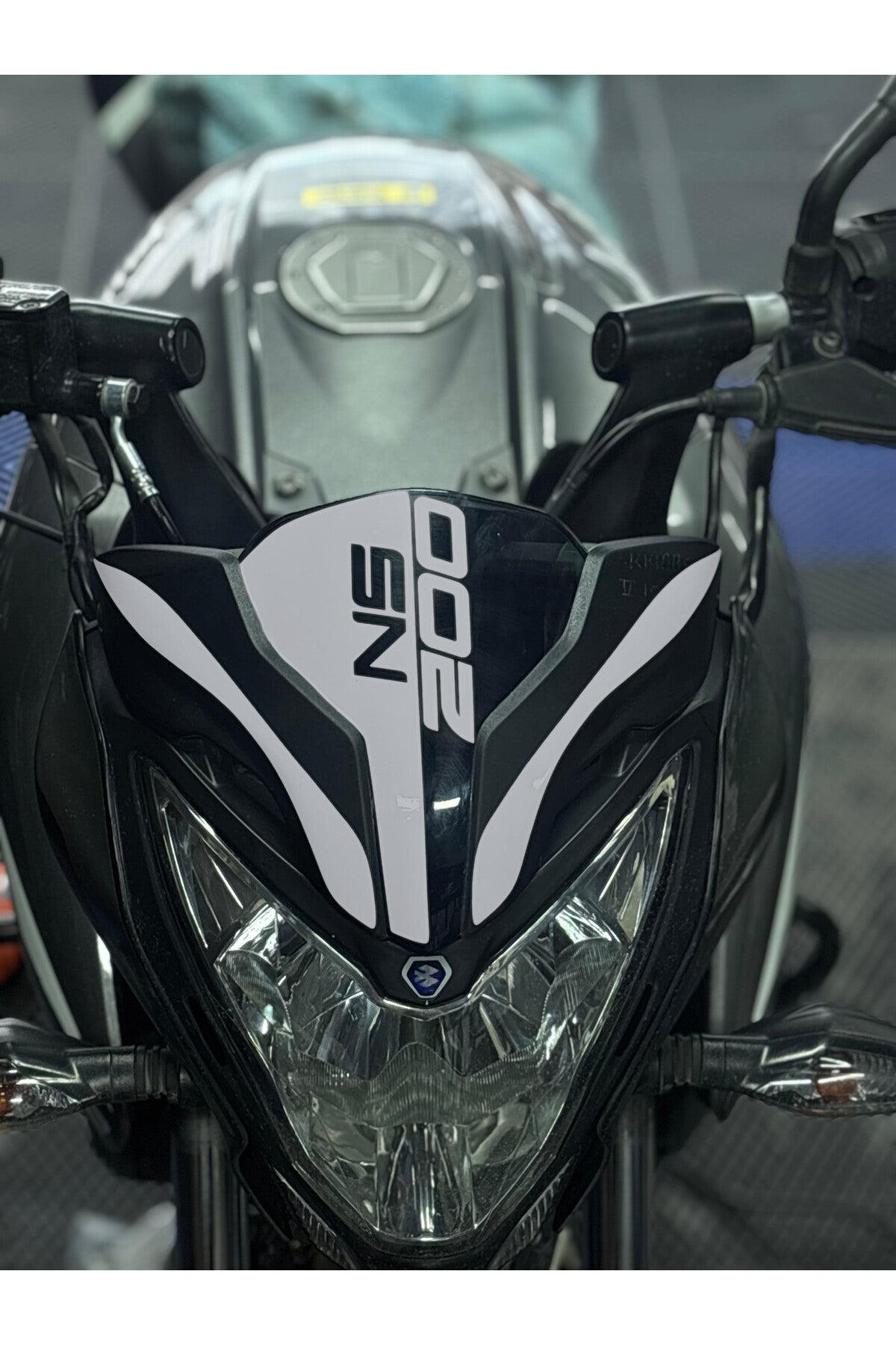 Bajaj Pulsar NS200 için Kafa Detay Sticker Seti NS200 Yazılı 3 Parça