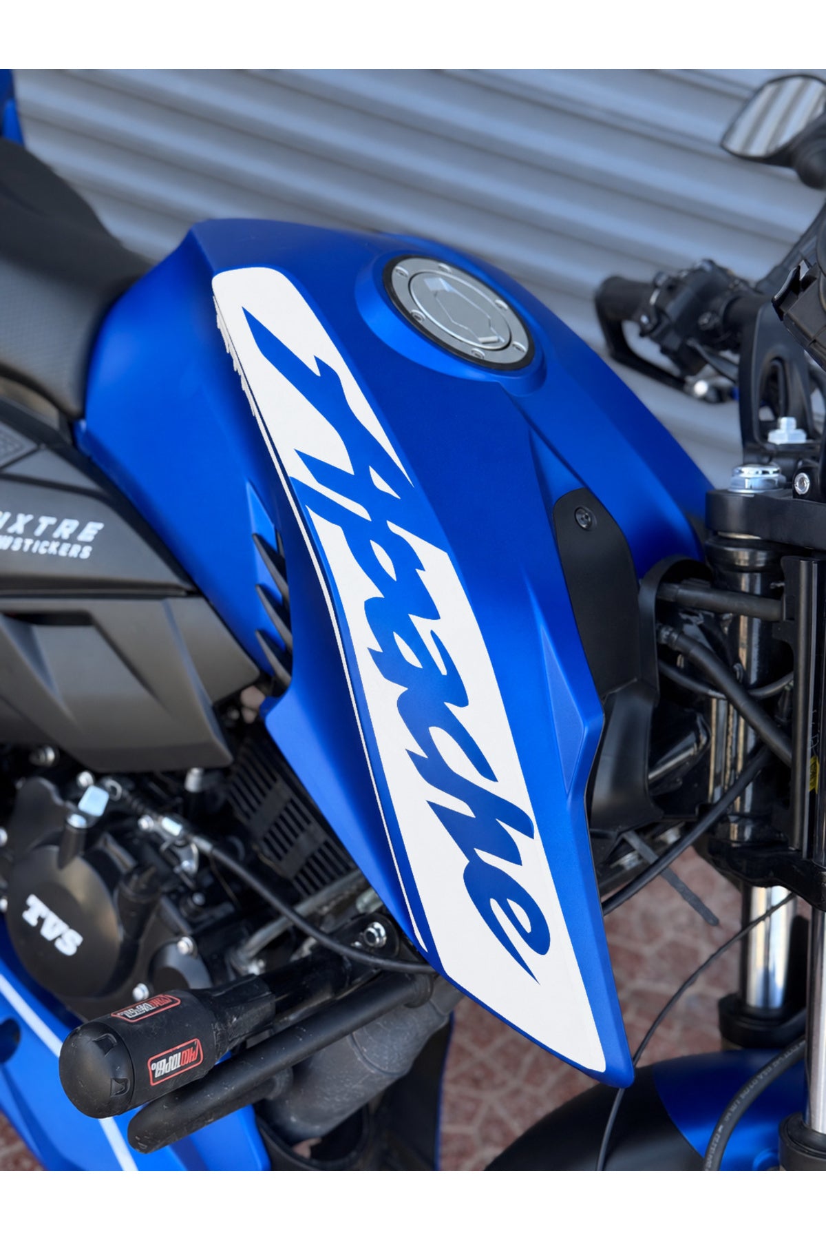 TVS Apache RTR için Yan Grenaj Apache Yazılı Kaplama Sticker Etiket (Sağ ve Sol)