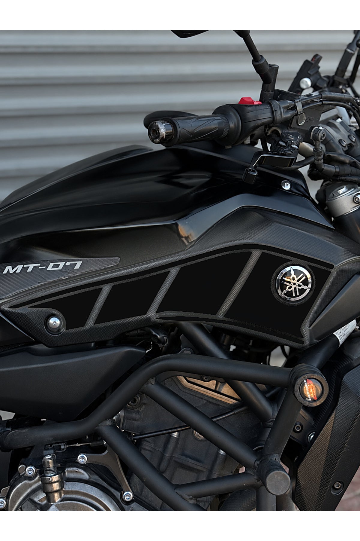 Yamaha MT-07 İÇİN Yan Plastik Panellere Uyumlu Grenaj Sticker (Sağ ve Sol) (2014-2017 Yılları Arası)