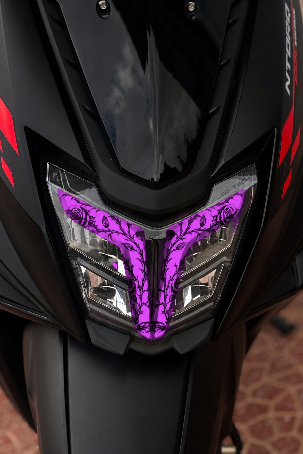 TVS Ntorq 125 için Sarmaşık Desenli Far Filmi Far Tasarım Sticker (Sağ ve Sol)