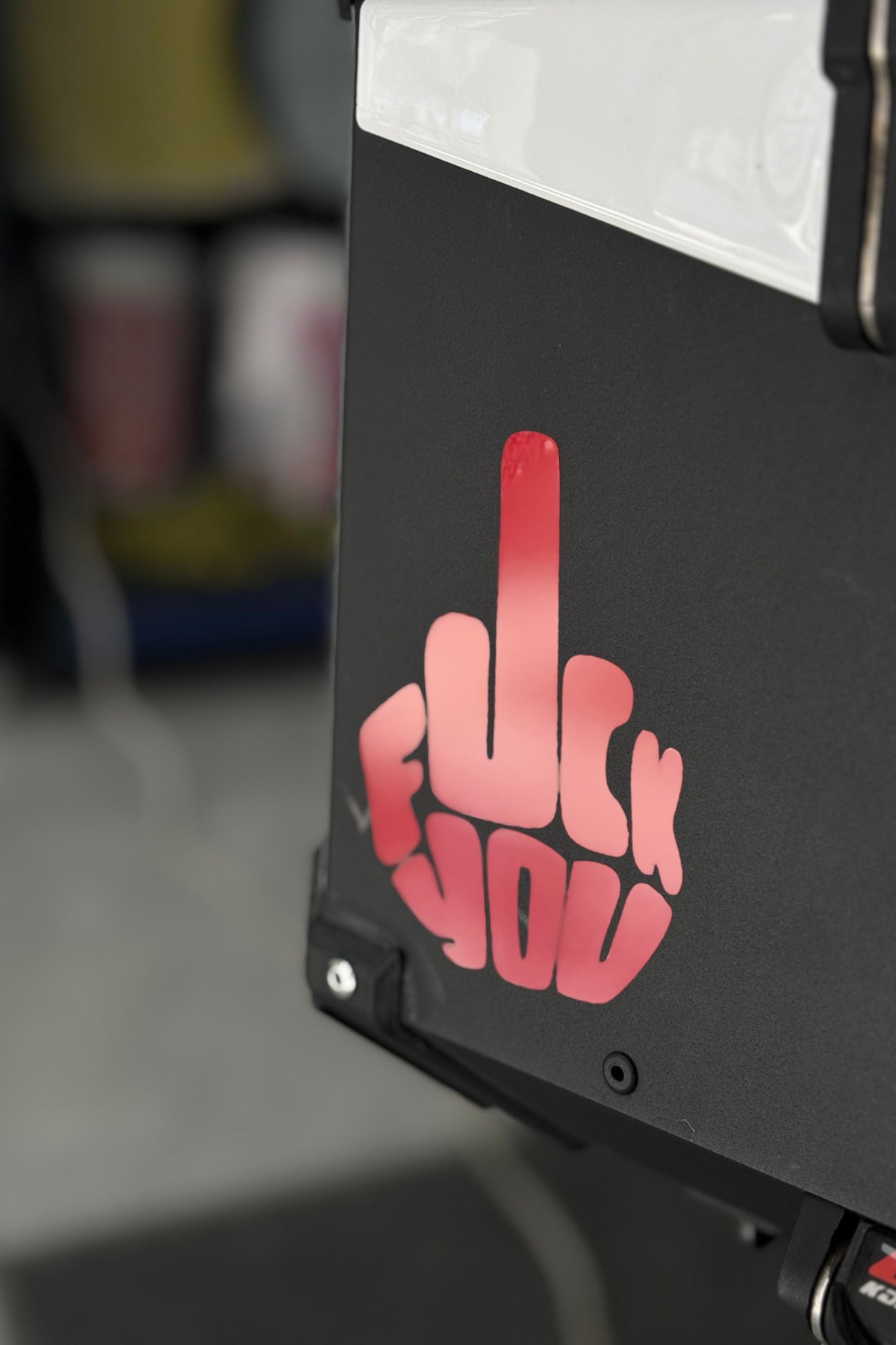 Motor-Araba-Kask için Kırmızı FCK You Orta Parmak Sticker Etiket (11CMx9CM)