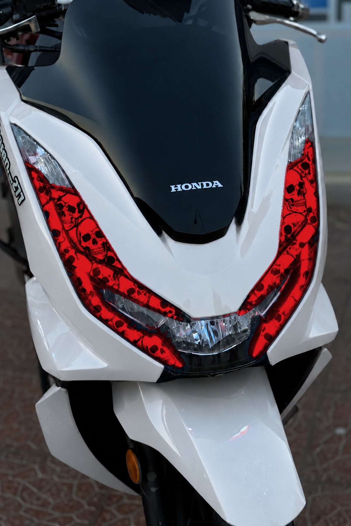 Honda PCX için Geniş Kalıp Kurukafa Desenli Far Filmi Far Tasarım Sticker